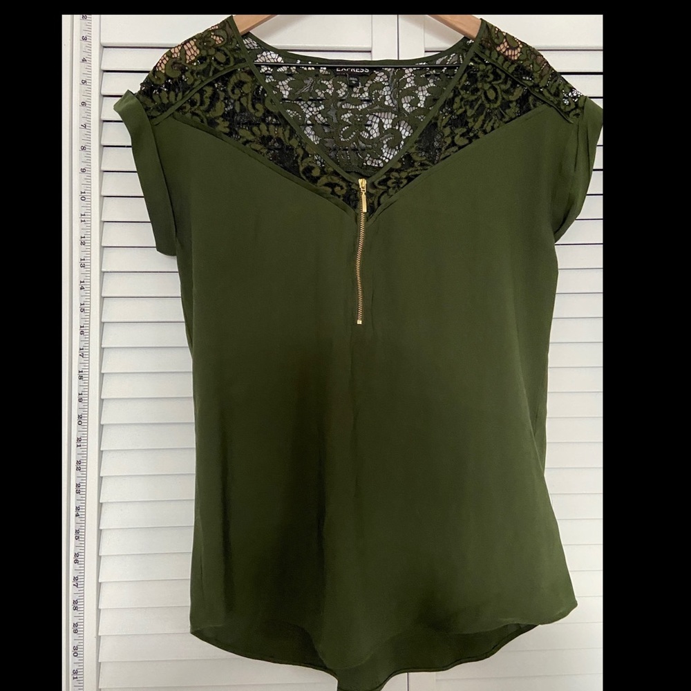Express Medium Top